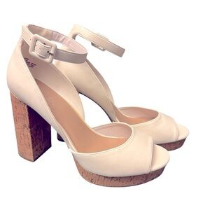 ME TOO “Eugena” Ankle Strap Sandal with Cork Look Platform, NWOT- size 10 White